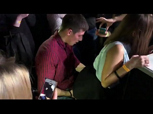❤️ Sesso reale in un nightclub russo. Ragazza russa di 18 anni nell'ano e nella vagina scopata in un nightclub ☑ Solo pornoal it.https-tubsexer.ru ❌